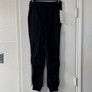 Women’s Lululemon Beyond the Studio Joggers NWT